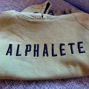 Alphalete & Gymshark men’s clothing. Size M